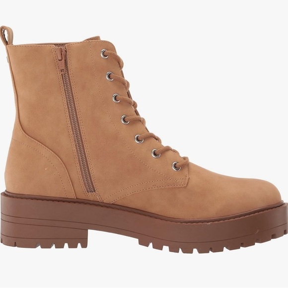 DV by Dolce Vita Shoes Women’s Lug Sole Lace Up  Primm Ankle Boot Size 8.5 NEW - Picture 2 of 10